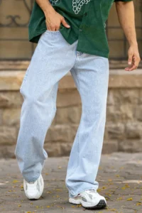 man wear jean