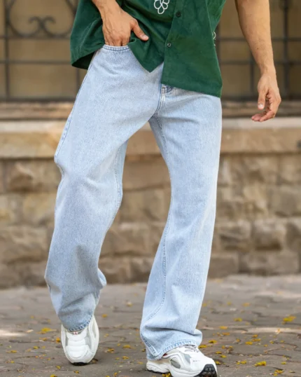 man wear jean